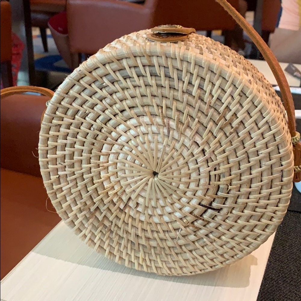 Traditional Ratten Woven Handbag - Picture 2 of 5
